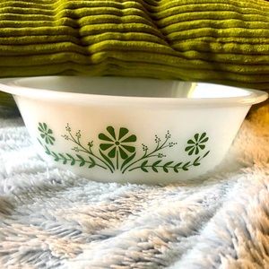 MCM Glasbake 2 qt Green Daisy Round Casserole Dish